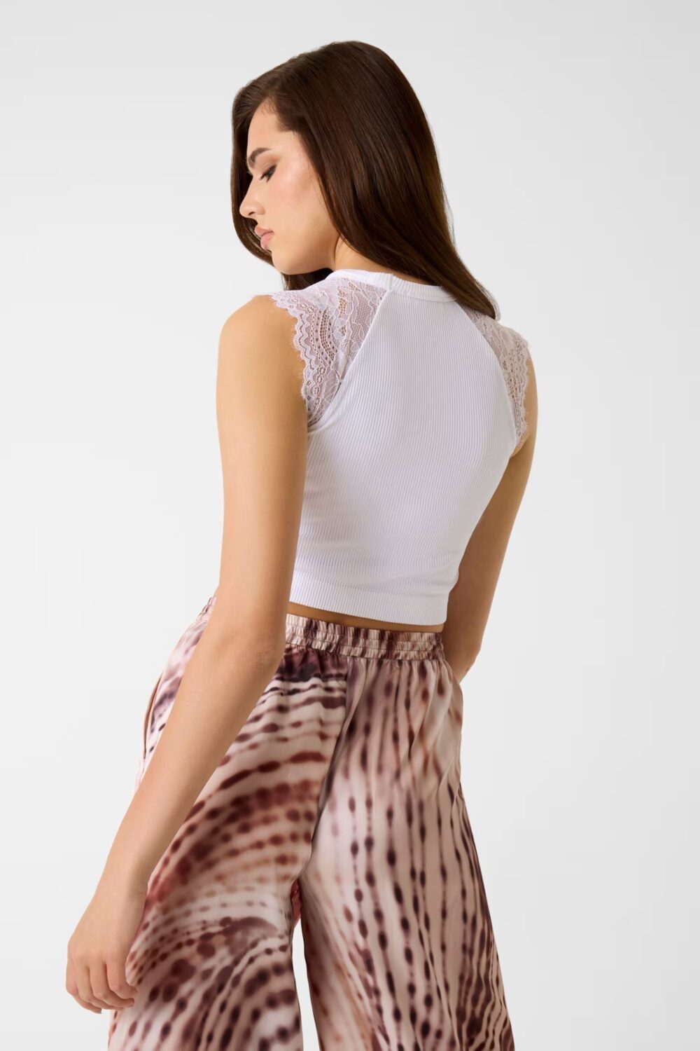 10606 WHITE 2