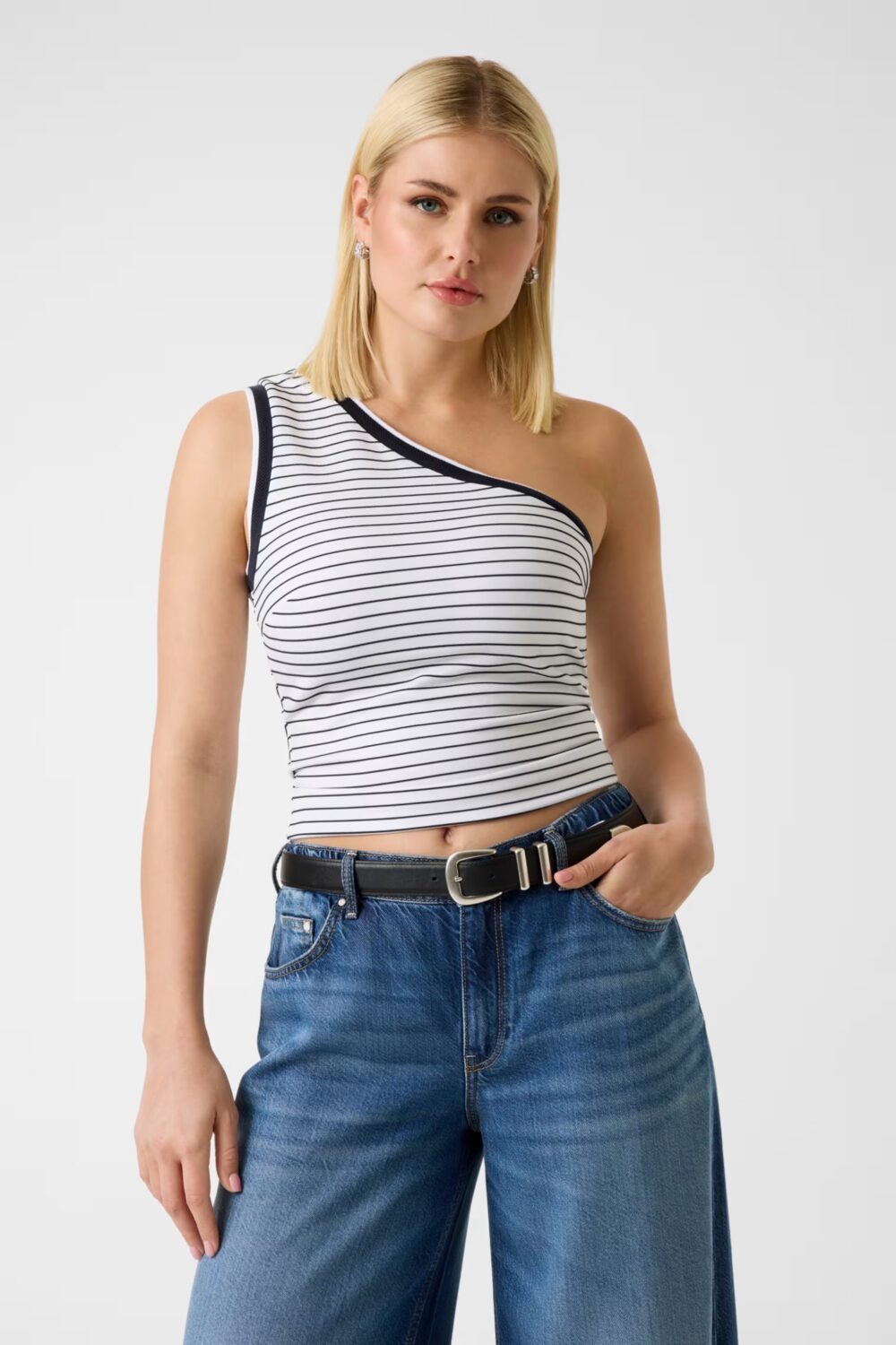 182947 WHITE